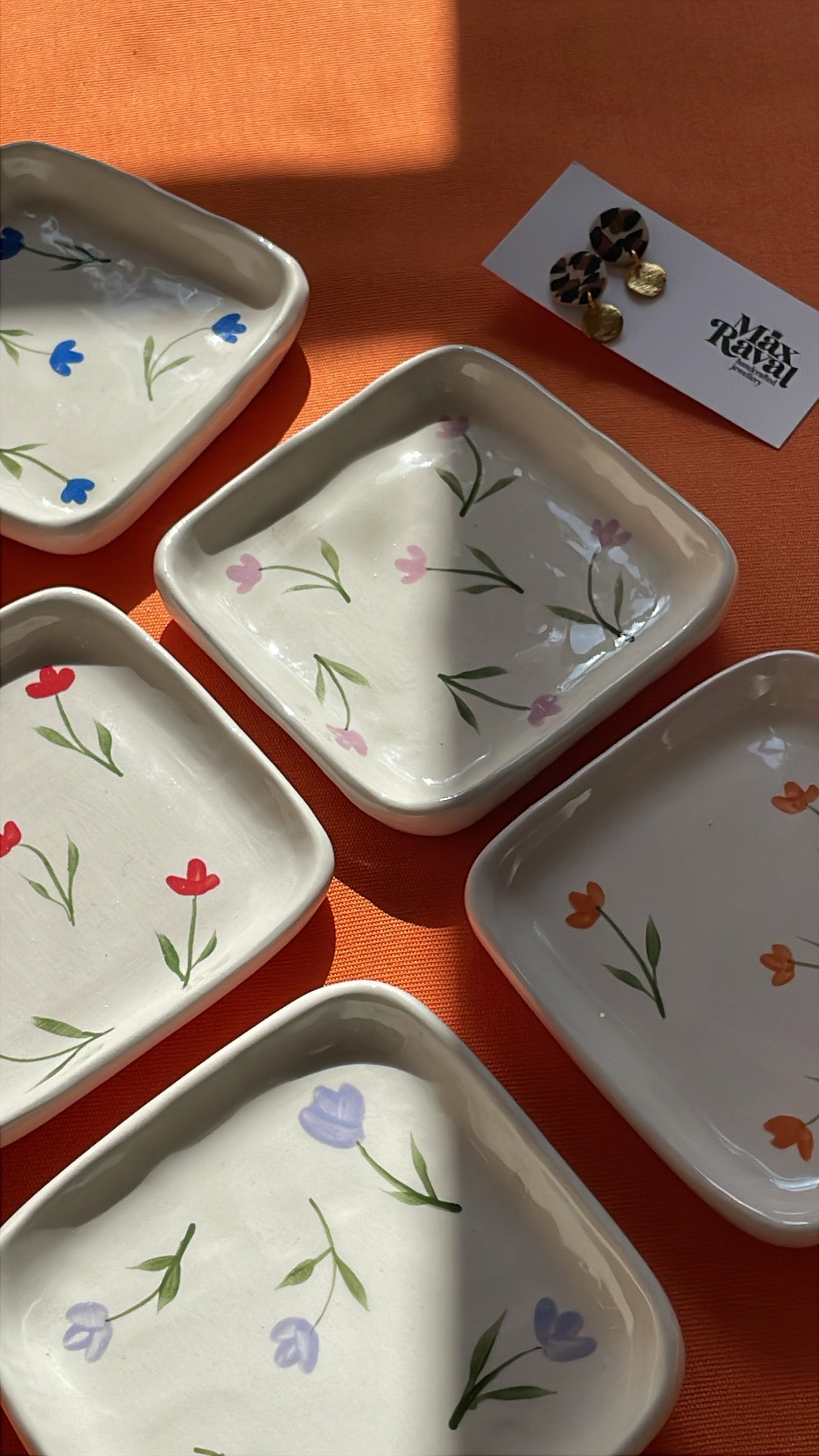 Schmuckteller mit Tulpenmuster