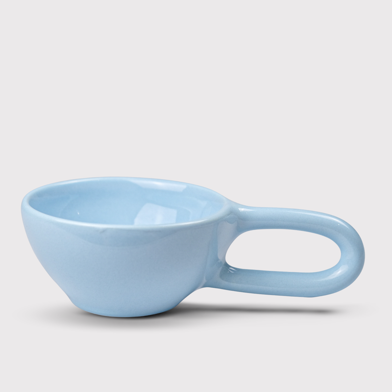 Handgemachte Designer Tasse mit extra langem Griff – Handvoll
