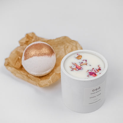 'Coco Rose' Duftkerze + Badebombe weiß