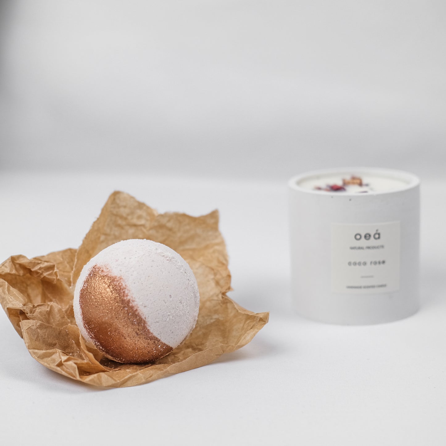 'Coco Rose' Duftkerze + Badebombe weiß