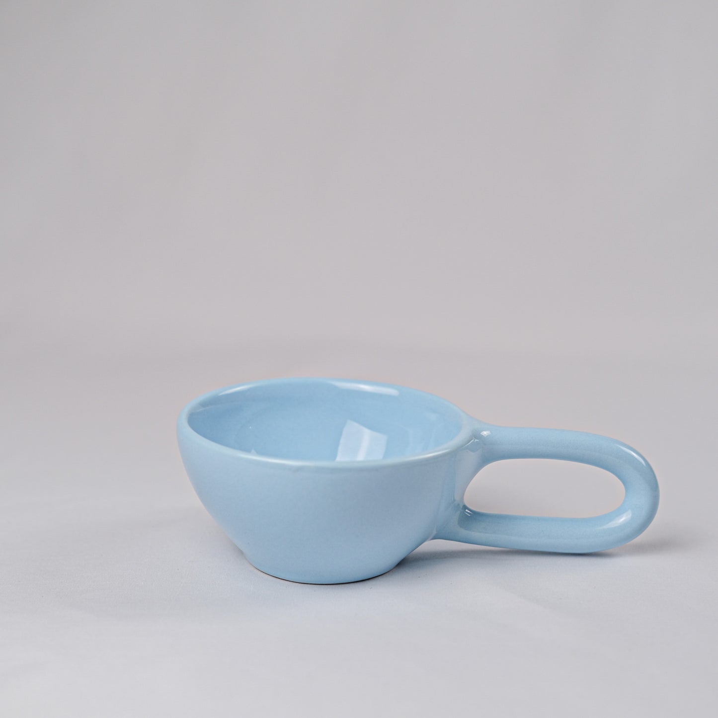 Blaue Tasse + Caramel Sirup